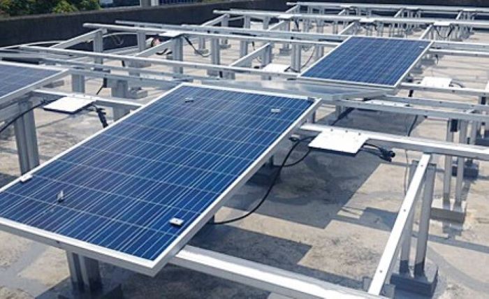 Hệ thống khung giá đỡ giúp cố định tấm pin mặt trời