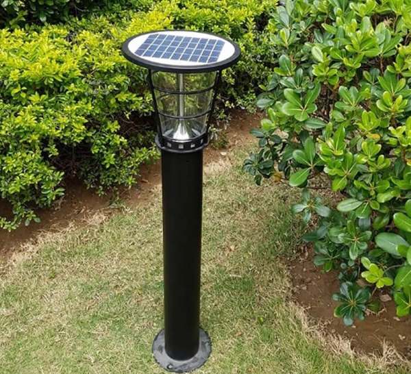 Hình ảnh đèn trụ sân vườn năng lượng mặt trời 