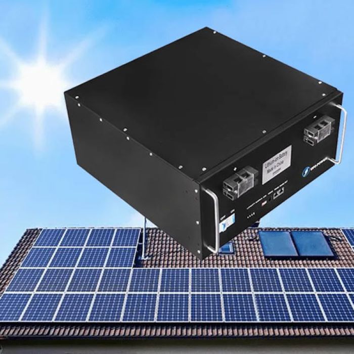 Pin lưu trữ điện năng lượng mặt trời được sử dụng đẻ tích trữ lượng điện dư thừa từ tấm pin mặt trời