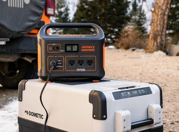 Bộ sạc năng lượng mặt trời kết hợp inverter tích hợp nhiều tính năng thông minh