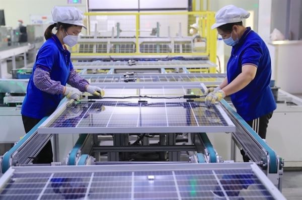 Giá các loại pin năng lượng mặt trời phụ thuộc vào nhiều yếu tố khác nhau