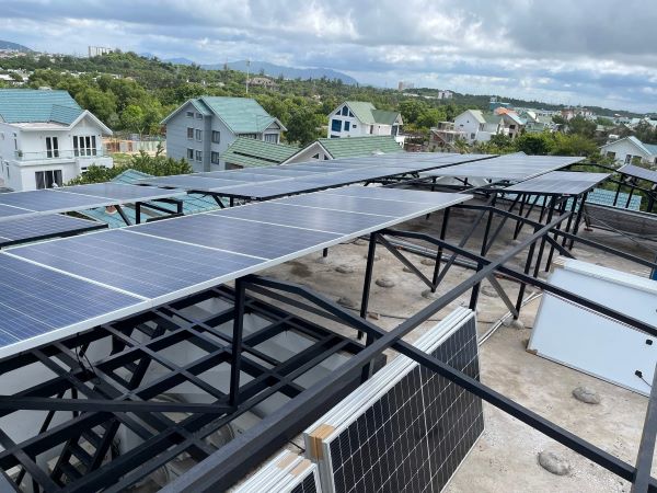 Lắp điện mặt trời cho hộ gia đình giúp tiết kiệm chi phí điện hàng tháng