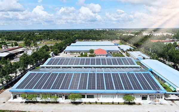 Hệ thống điện mặt trời hòa lưới với công suất lớn dành cho nhà xưởng, xí nghiệp