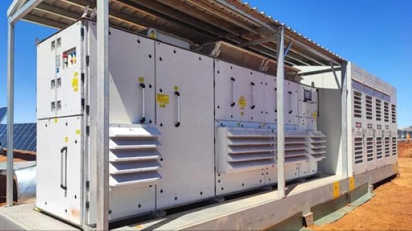 Biến tần trung tâm phù hợp với công suất lớn như trang trại điện mặt trời