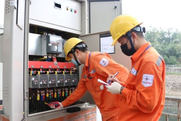 EVN liên tục tăng giá điện nhưng vẫn chưa bù đắp được khoản lỗ EVN liên tục tăng giá điện nhưng vẫn chưa bù đắp được khoản lỗ