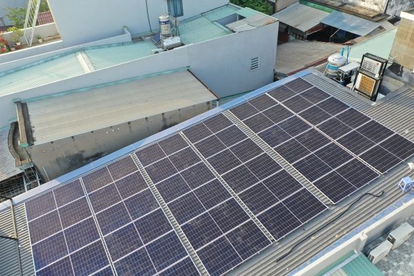 Hệ thống điện mặt trời được cấu tạo từ nhiều thành phần chính