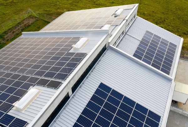 Những lợi ích khi lắp điện mặt trời áp mái