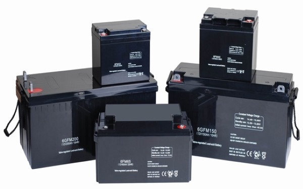 Bình tích điện ắc quy thường sử dụng cho các hệ thống điện mặt trời nhỏ