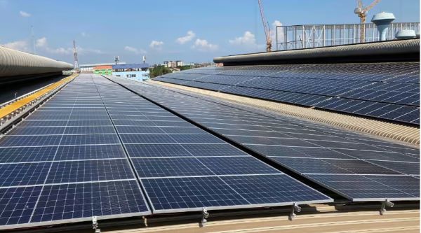 Các yếu tố quyết định đến chi phí lắp đặt tấm pin năng lượng mặt trời