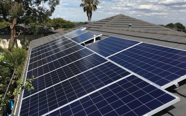 Những lý do nên lắp đặt hệ thống pin năng lượng mặt trời Những lý do nên lắp đặt hệ thống pin năng lượng mặt trời