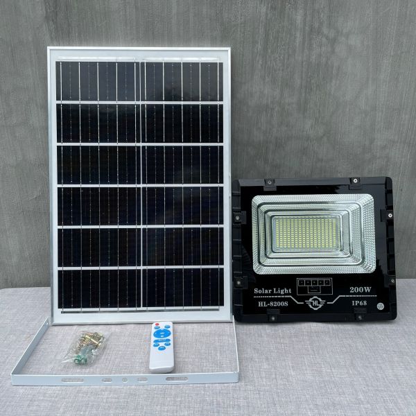 Một số tính năng nổi bật của đèn năng lượng mặt trời 200W Một số tính năng nổi bật của đèn năng lượng mặt trời 200W