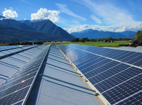 Lý giải ví do vì sao ngày càng nhiều người muốn làm điện năng lượng mặt trời Lý giải ví do vì sao ngày càng nhiều người muốn làm điện năng lượng mặt trời