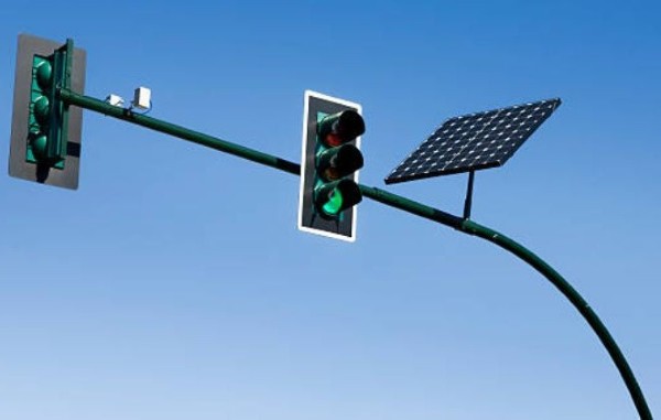 Pin năng lượng mặt trời ứng dụng trong giao thông