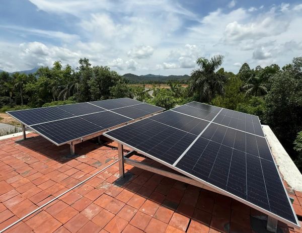 Hướng và góc nghiêng tấm pin ảnh hưởng đến hiệu suất hệ thống Hướng và góc nghiêng tấm pin ảnh hưởng đến hiệu suất hệ thống