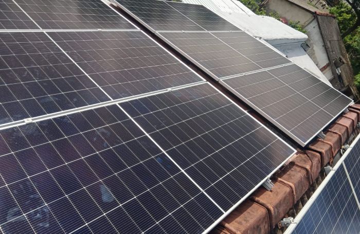 Chi phí lắp hệ thống pin năng lượng mặt trời cho hộ gia đình có đắt không?