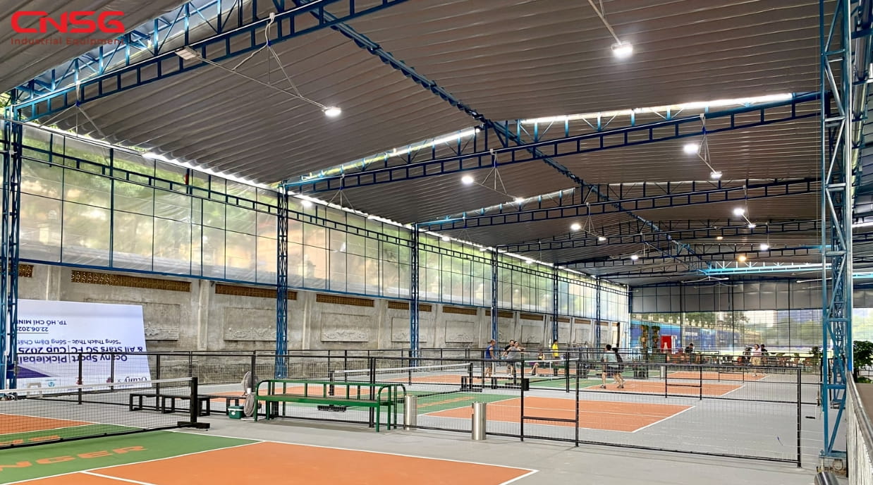 đèn chiếu sáng sân pickleball